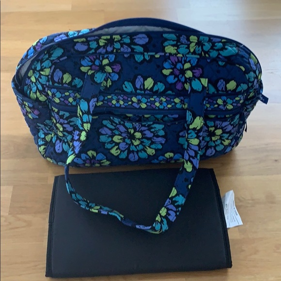 Vera Bradley diaper bag - new, never been used - Picture 4 of 4